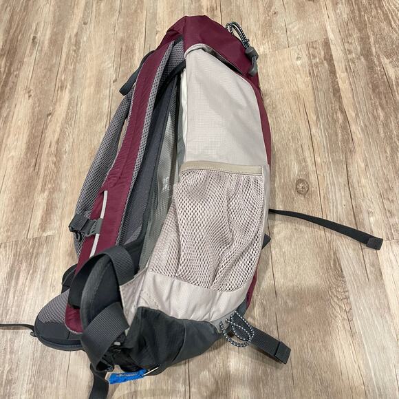 NWOT Deuter AC Lite 16 Hiking Backpack Purple Gray 1000 cu Lightweight Daypack - Picture 4 of 10